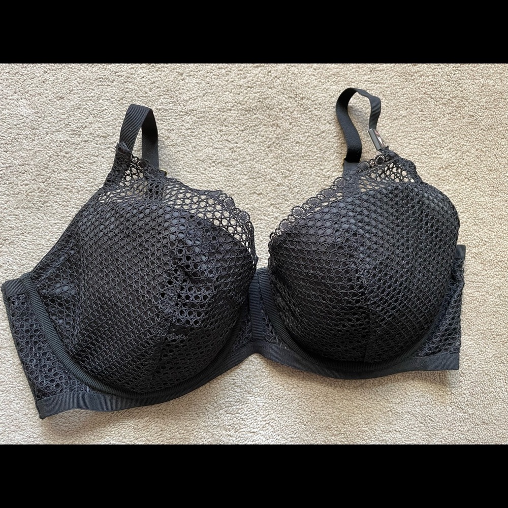 Victoria’s Secret very sexy black netting plunge demi bra NEW 38DD
